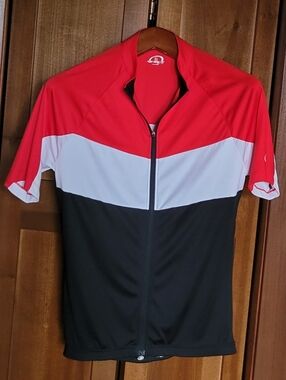 Men's Large Short Sleeve Bicycle Jersey. Full Zipper Enclosure, Multi-Pockets